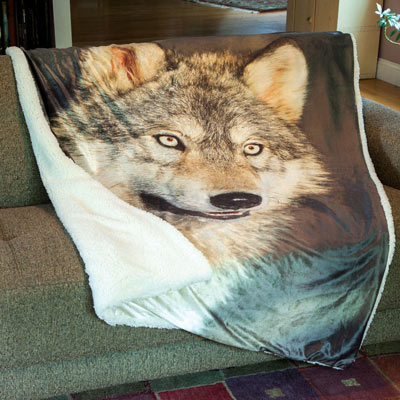 Super Soft Plush Wolf Throw Blanket