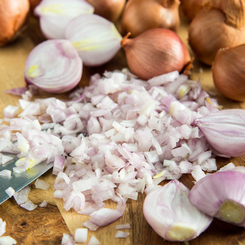 Shallots Fall Fly in Mid Air, Red Fresh Vegetable Spice Shallots Onion  Floating. Organic Fresh Herbal Shallots Root Head Round Stock Photo - Image  of isolated, health: 272136616